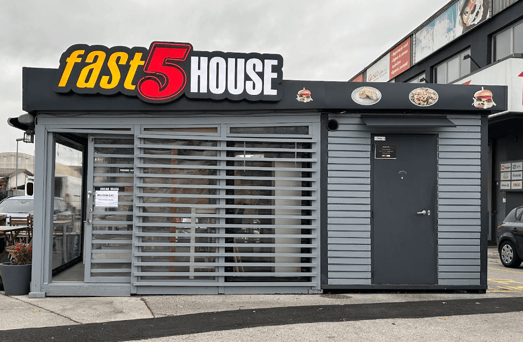 Fast 5 House Restaurant Interior